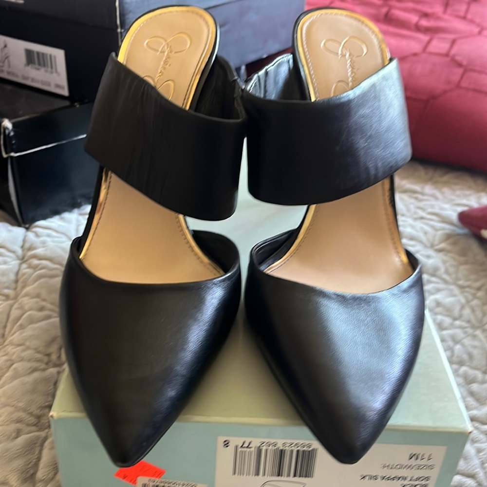 Jessica Simpson black heels worn maybe 10×11 medium